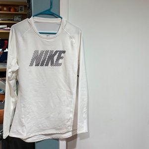 Men’s New tags still on … Nike Therma, long sleeve, slim fit, dry fit